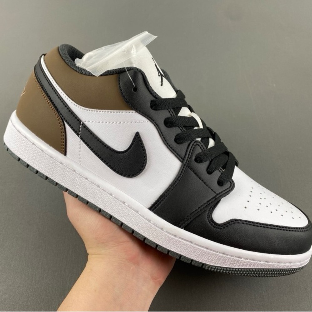 Nike Men's Black, White, and Brown Shoes